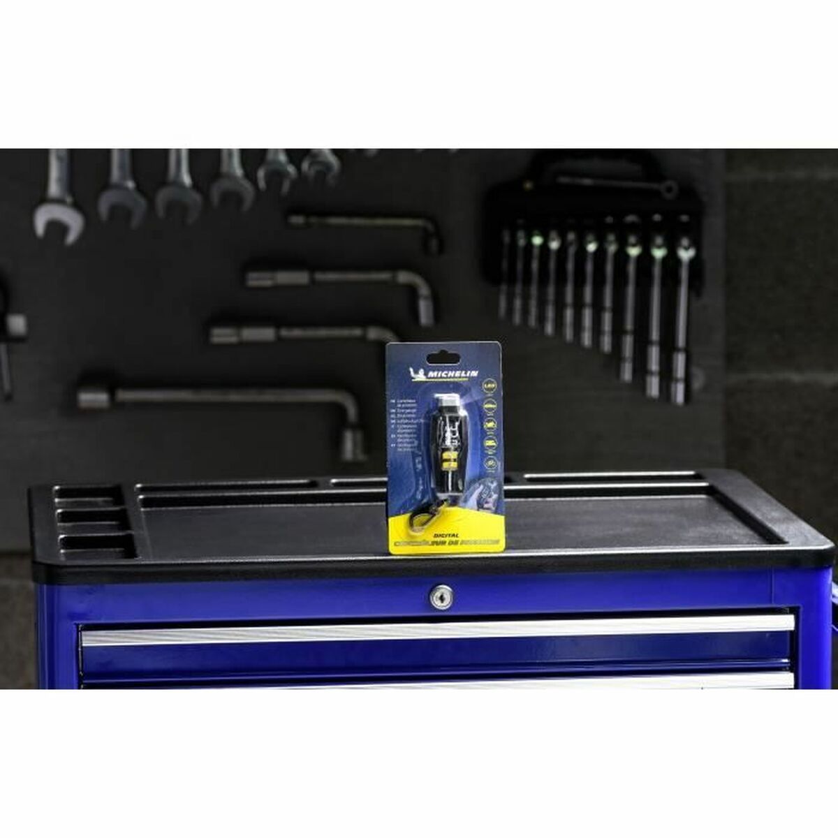 V4HBBF465B580F6B9B0B7F0CA60A2768C96R4610240P4